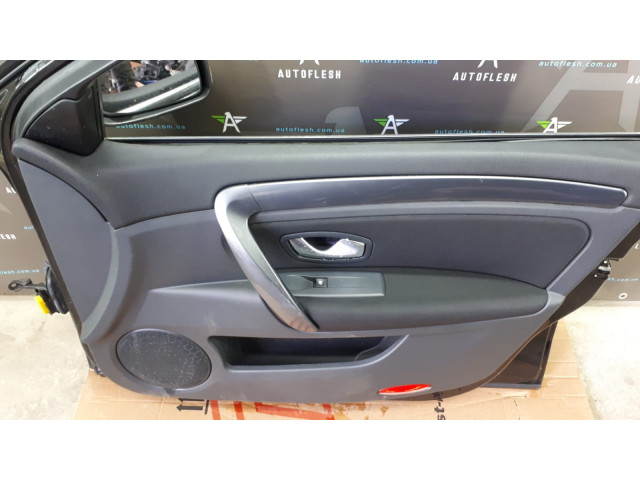 Б/у дверь передняя правая 801000025R для Renault Laguna III Б/у дверь передняя правая 801000025R для Renault Laguna III