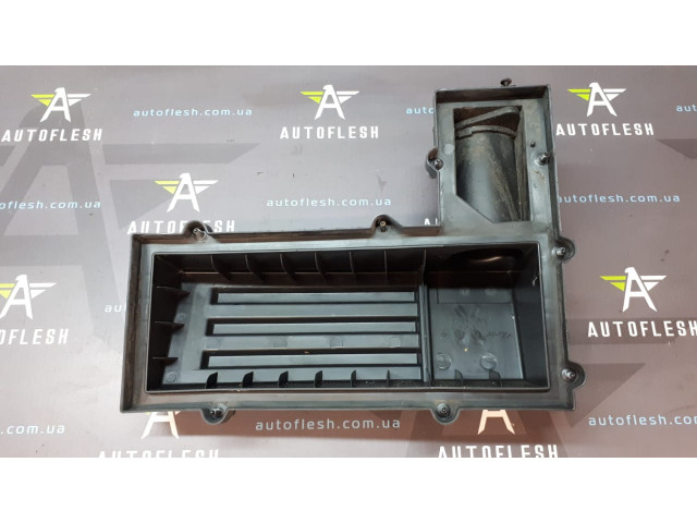Б/у крышка корпуса воздушного фильтра 3C0129601/ 3C0129607 для Audi/ Seat/ Skoda/ Volkswagen Б/у крышка корпуса воздушного фильтра 3C0129601/ 3C0129607 для Audi/ Seat/ Skoda/ Volkswagen