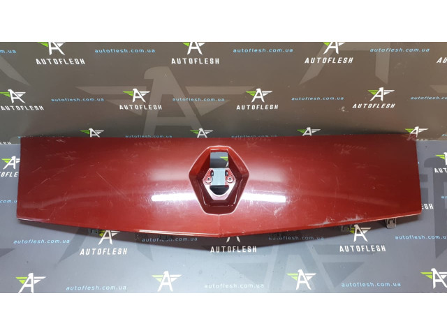 Б/у решетка радиатора 8200499017 для Renault Kangoo II Б/у решетка радиатора 8200499017 для Renault Kangoo II
