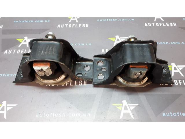 Б/у подушка двигателя/ опора двигателя 8200140431, 11210AY600 для Renault Clio III/ Modus