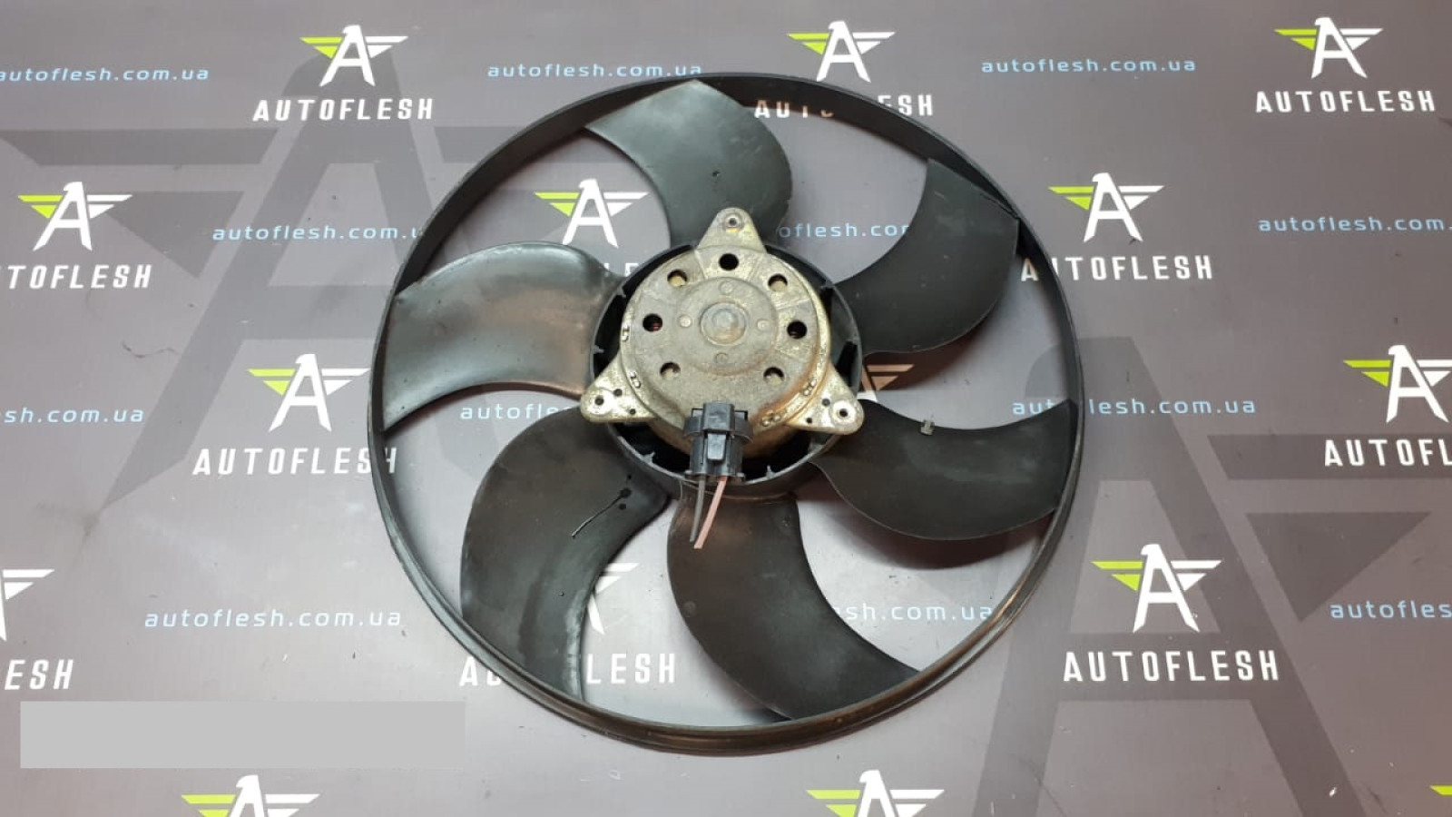Б/у вентилятор радиатора/ диффузор 7701071862 для Renault