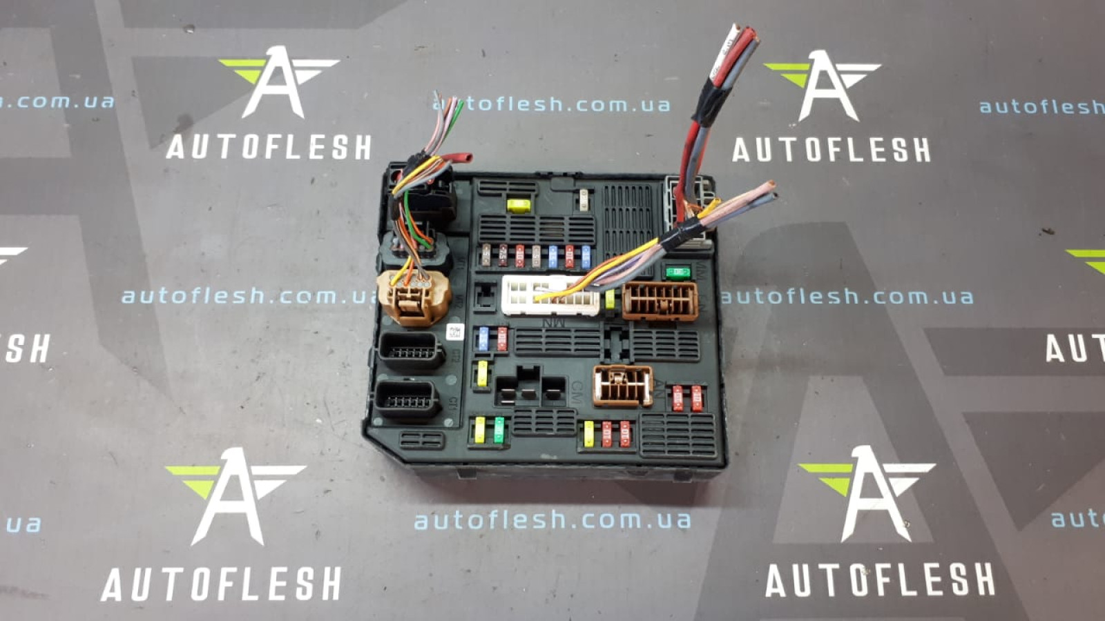 Б/у блок предохранителей 284B67924R для Renault Scenic III