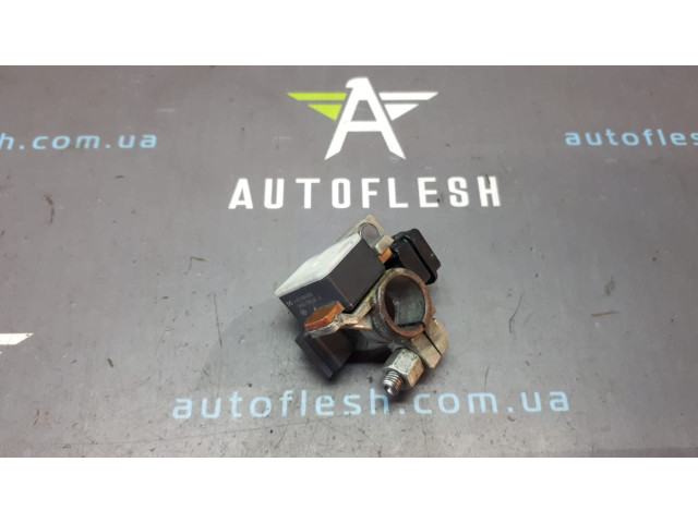 Б/у датчик аккумулятора/ клемма минусовая АКБ A4539054500 для Dacia/ Mercedes/ Renault Б/у датчик аккумулятора/ клемма минусовая АКБ A4539054500 для Dacia/ Mercedes/ Renault