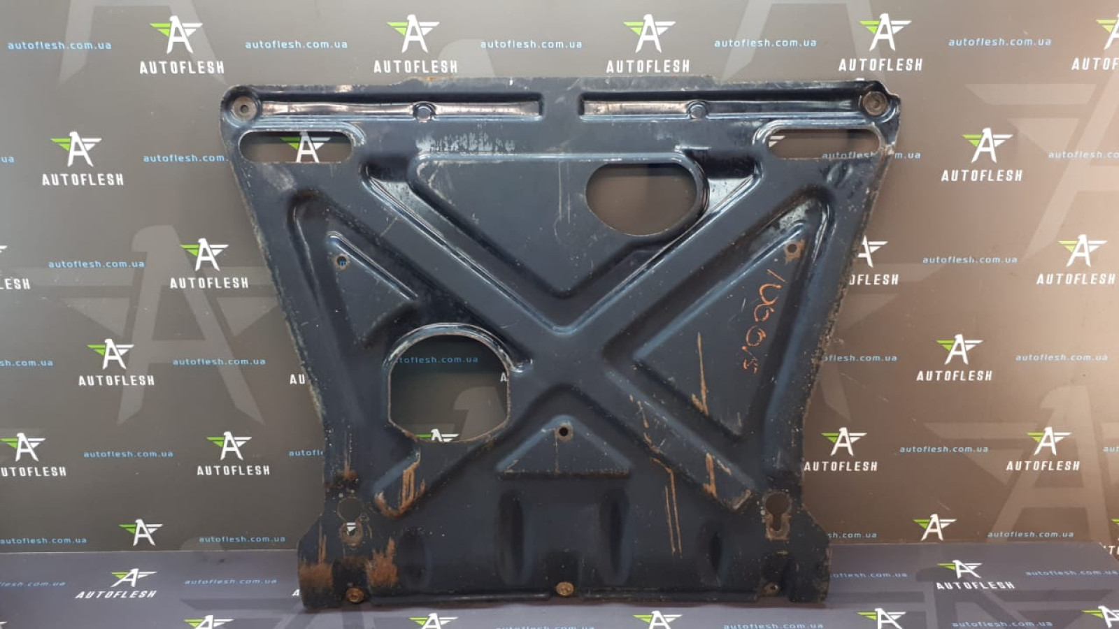 Б/у защита двигателя/ пыльник двигателя 52124066AA, 55157121AB для Jeep Commander/ Grand Cherokee III