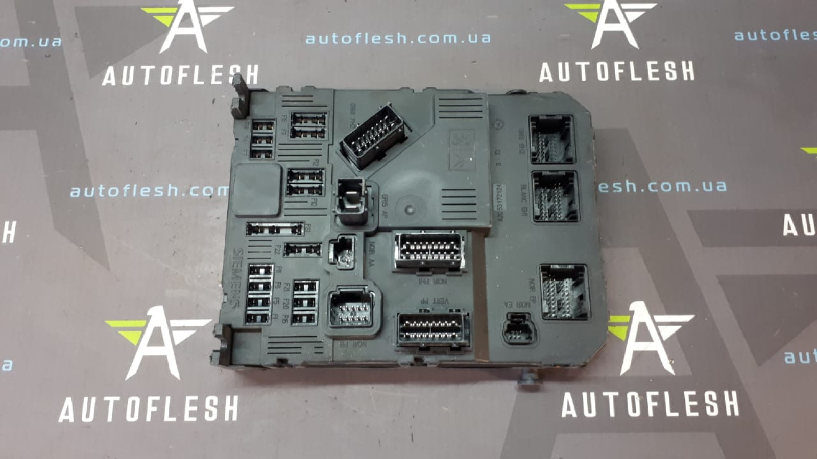 Б/у блок предохранителей BSI 9657999780 для Citroen Berlingo, Xsara Picasso/ Peugeot 206, Partner Б/у блок предохранителей BSI 9657999780 для Citroen Berlingo, Xsara Picasso/ Peugeot 206, Partner