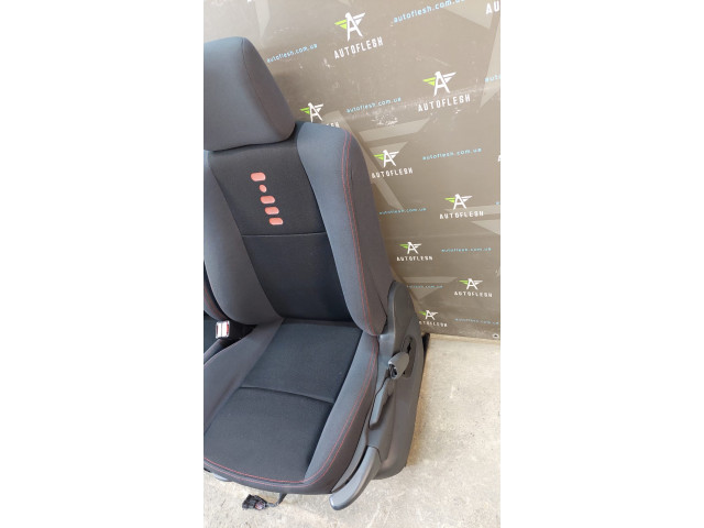 Б/у сиденья передние для Renault Megane II Extreme Б/у сиденья передние для Renault Megane II Extreme