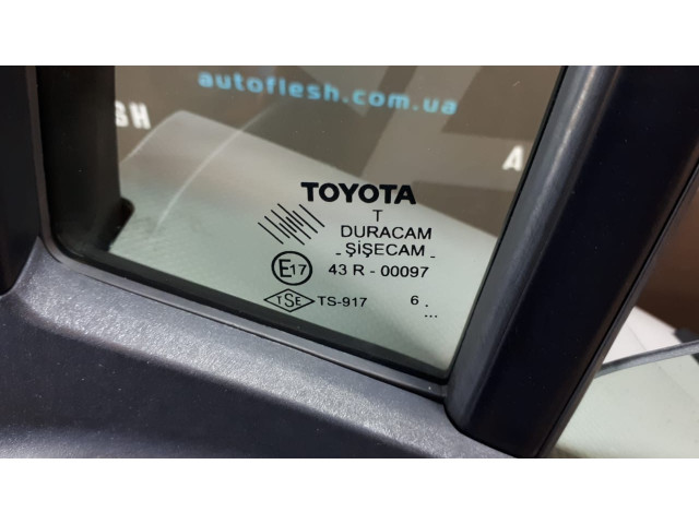 Б/у дверь передняя левая 67112-52120 для Toyota Yaris II Б/у дверь передняя левая 67112-52120 для Toyota Yaris II