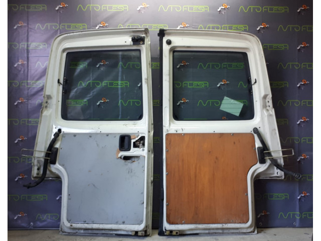 Б/у дверь задняя для Volkswagen T4 (Transporter) Б/у дверь задняя для Volkswagen T4 (Transporter)