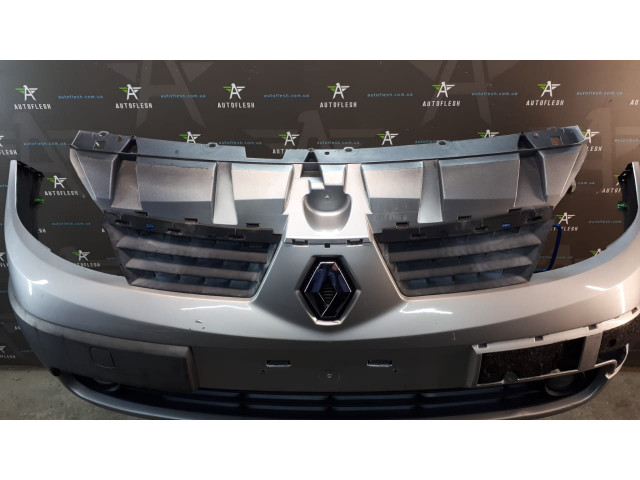 Б/у бампер передний для Renault Scenic II Б/у бампер передний для Renault Scenic II