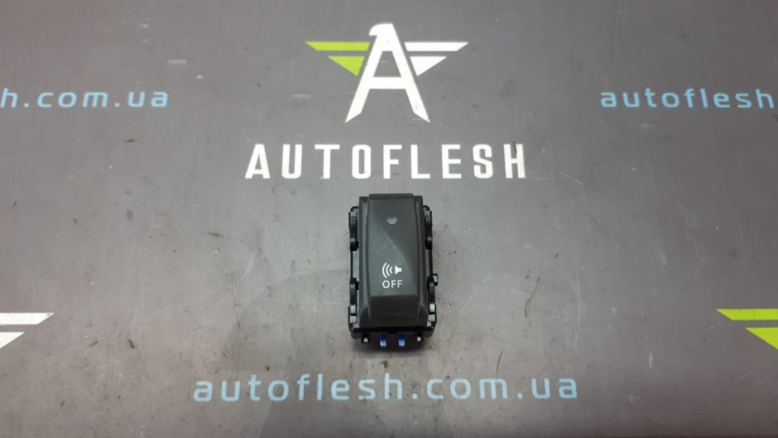 Б/у кнопка парктроника/ кнопка отключения парктроника 256A67305R для Renault Zoe