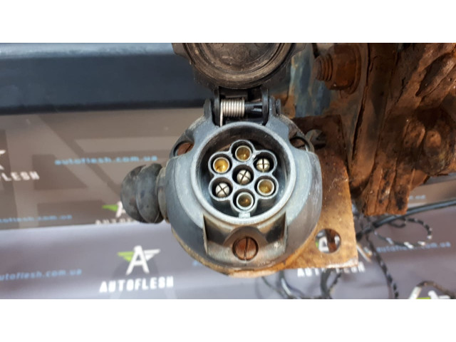 Б/у фаркоп 511608803R для Dacia Duster/ Renault Duster Б/у фаркоп 511608803R для Dacia Duster/ Renault Duster