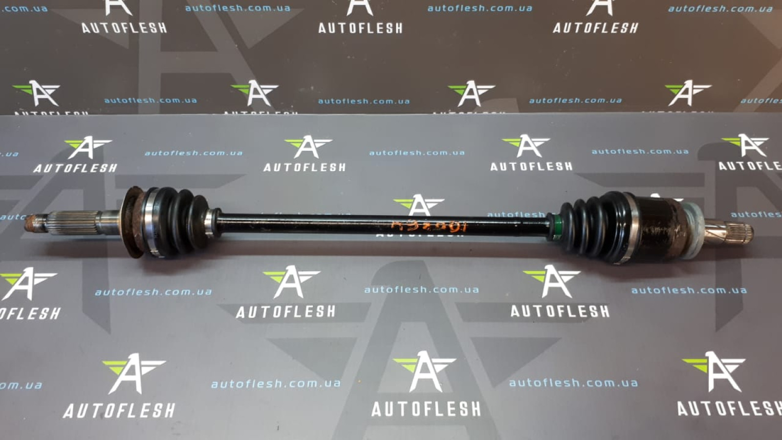 Б/у привод задний в сборе 28421SC010, 2.0 D для Subaru Forester III Б/у привод задний в сборе 28421SC010, 2.0 D для Subaru Forester III