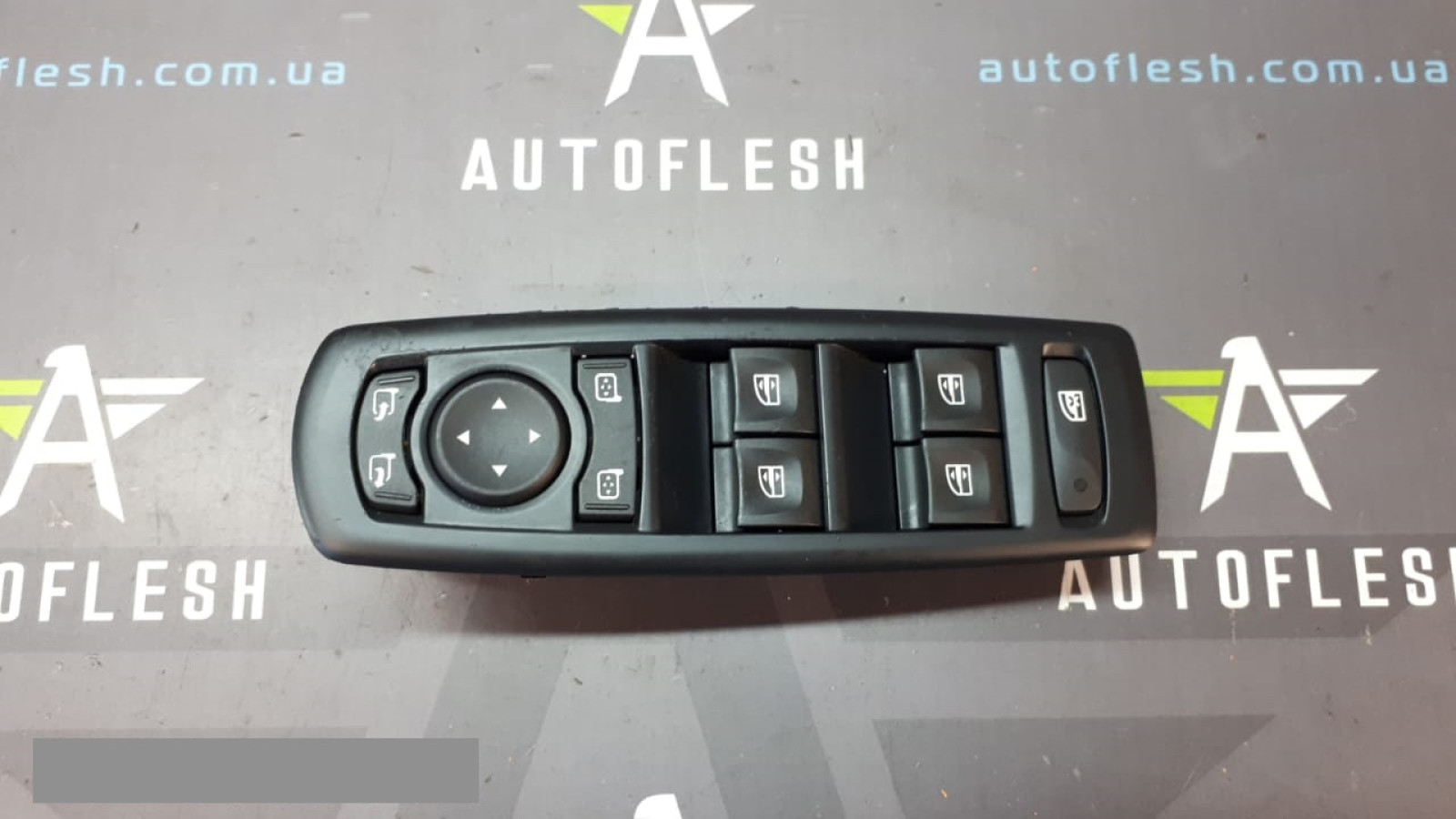 Б/у блок кнопок стеклоподъемника 809610006R для Renault Fluence/ Laguna III/ Megane III Б/у блок кнопок стеклоподъемника 809610006R для Renault Fluence/ Laguna III/ Megane III