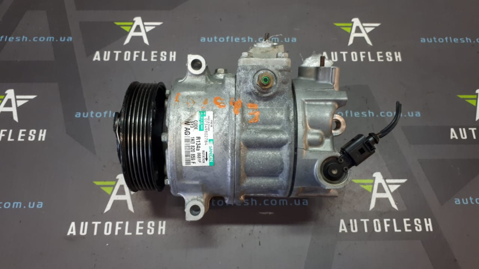 Б/у компрессор кондиционера 1K0820859F для Audi/ Seat/ Skoda/ Volkswagen