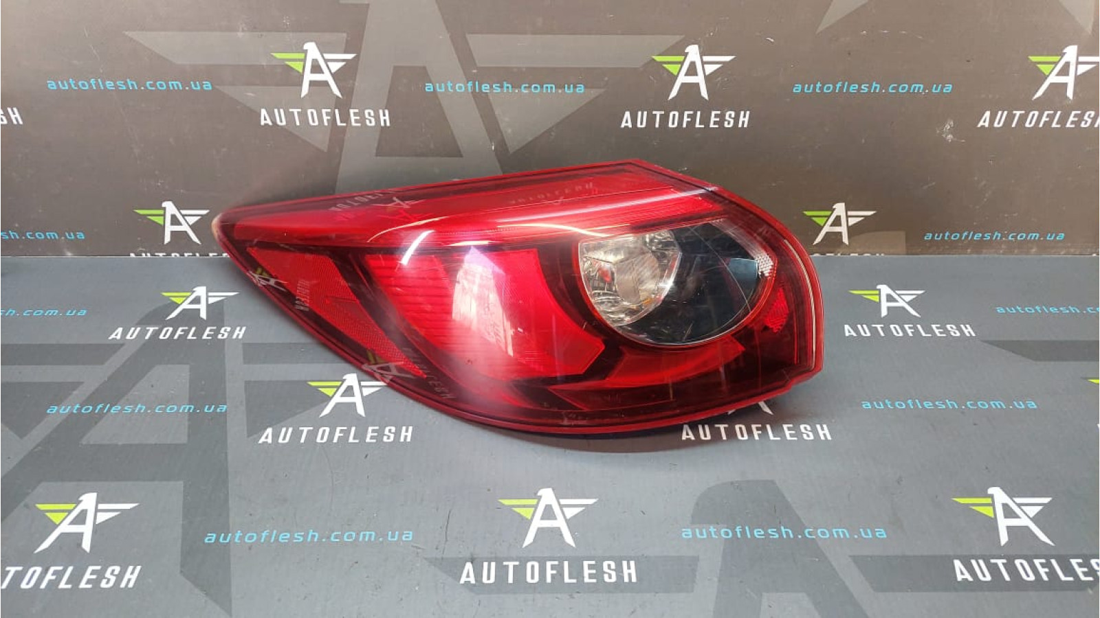 Б/у фонарь задний левый K07051160B, LED для Mazda CX-5