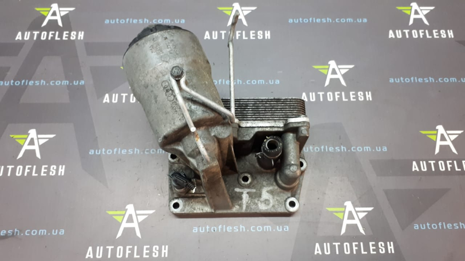 Б/у корпус масляного фильтра 070115389B для Volkswagen Touareg/ Transporter T5 Б/у корпус масляного фильтра 070115389B для Volkswagen Touareg/ Transporter T5