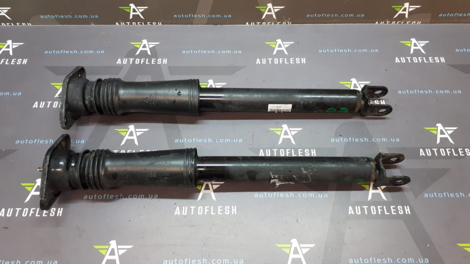 Б/у амортизатор задний/ амортизаторы задние 553113U010 для Hyundai IX35/ KIA Sportage
