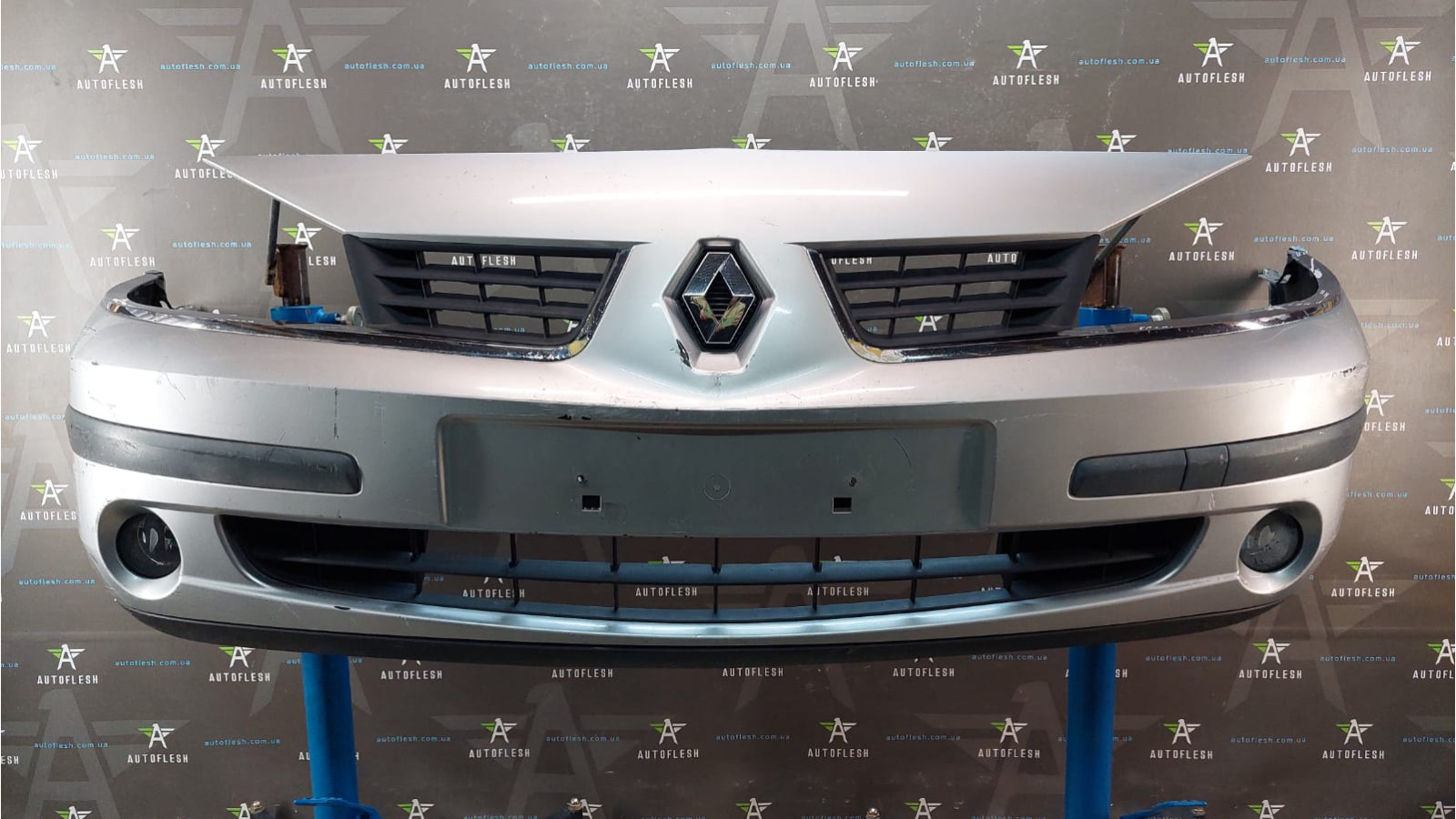 Б/у бампер передний 7701476242 для Renault Laguna II Б/у бампер передний 7701476242 для Renault Laguna II