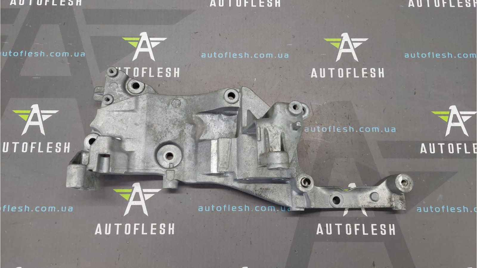 Б/у кронштейн генератора 9804333180, 2.0 HDi для Citroen/ Peugeot Б/у кронштейн генератора 9804333180, 2.0 HDi для Citroen/ Peugeot