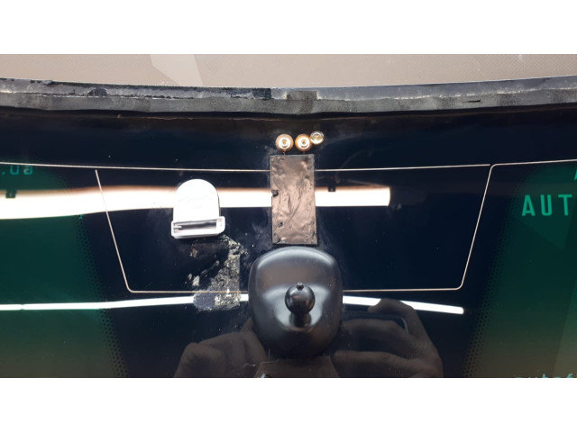 Б/у лобовое стекло/ стекло ветровое A6396702801 для Mercedes Viano/ Vito Б/у лобовое стекло/ стекло ветровое A6396702801 для Mercedes Viano/ Vito