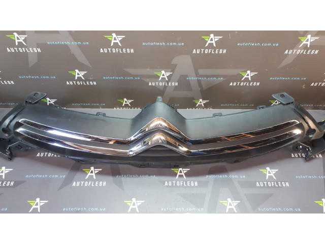 Б/у решетка радиатора со значком 7422R3, 9687946280, 745385 для Citroen C4 II Б/у решетка радиатора со значком 7422R3, 9687946280, 745385 для Citroen C4 II