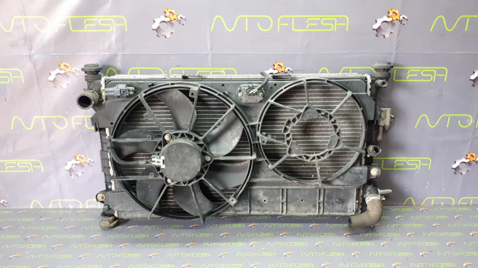 Б/у вентилятор в сборе 2T148C607BC для Ford Tourneo Connect/ Transit Connect