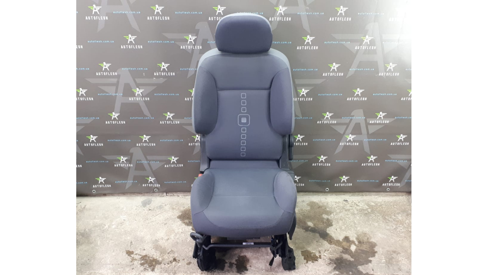Б/у сиденье водительское/ сиденье переднее водителя для Citroen Berlingo/ Peugeot Partner Б/у сиденье водительское/ сиденье переднее водителя для Citroen Berlingo/ Peugeot Partner