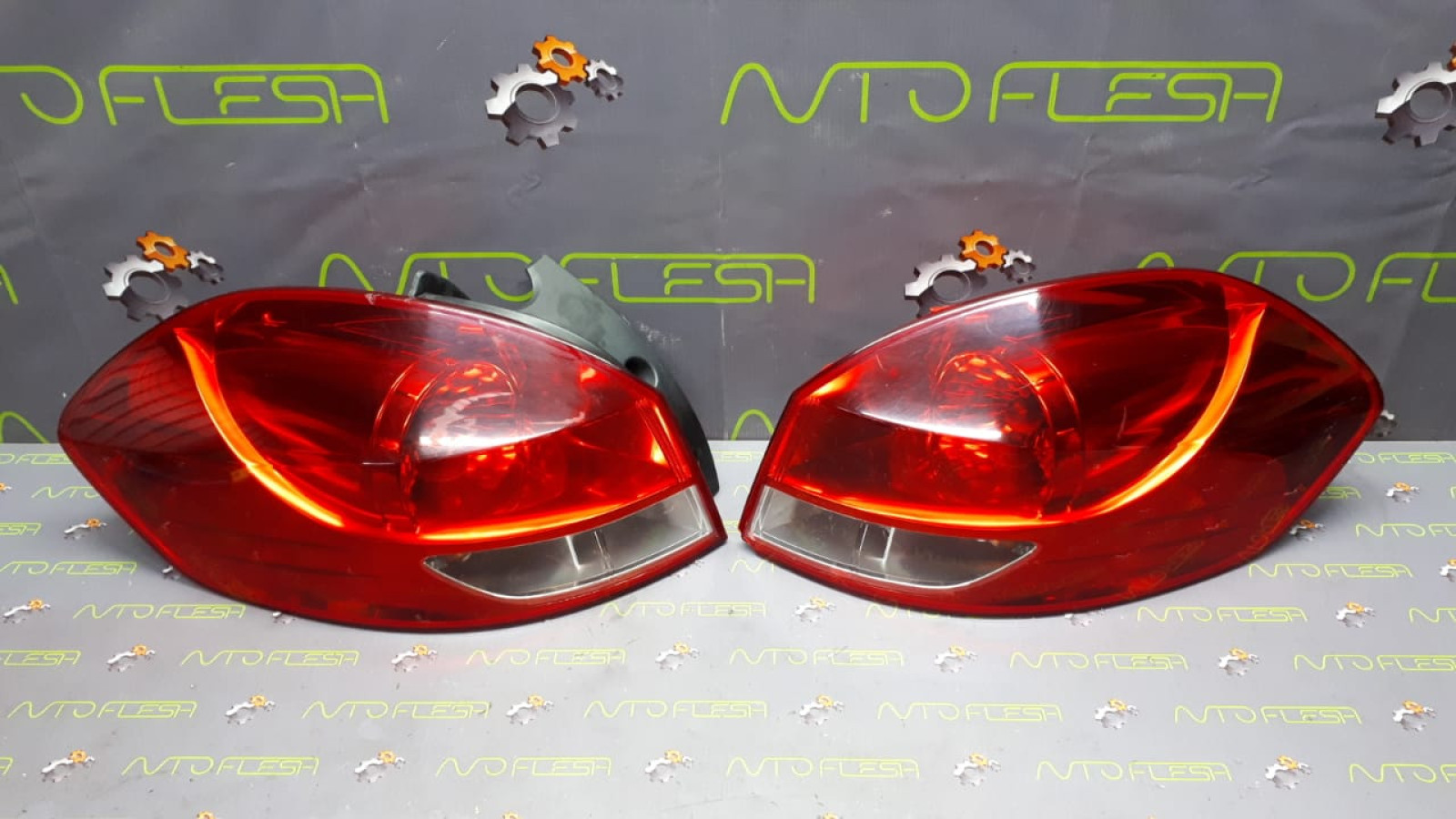 Б/у задний фонарь 8200586843/ 8200586844 для Renault Clio Grandtour/ Clio III Б/у задний фонарь 8200586843/ 8200586844 для Renault Clio Grandtour/ Clio III