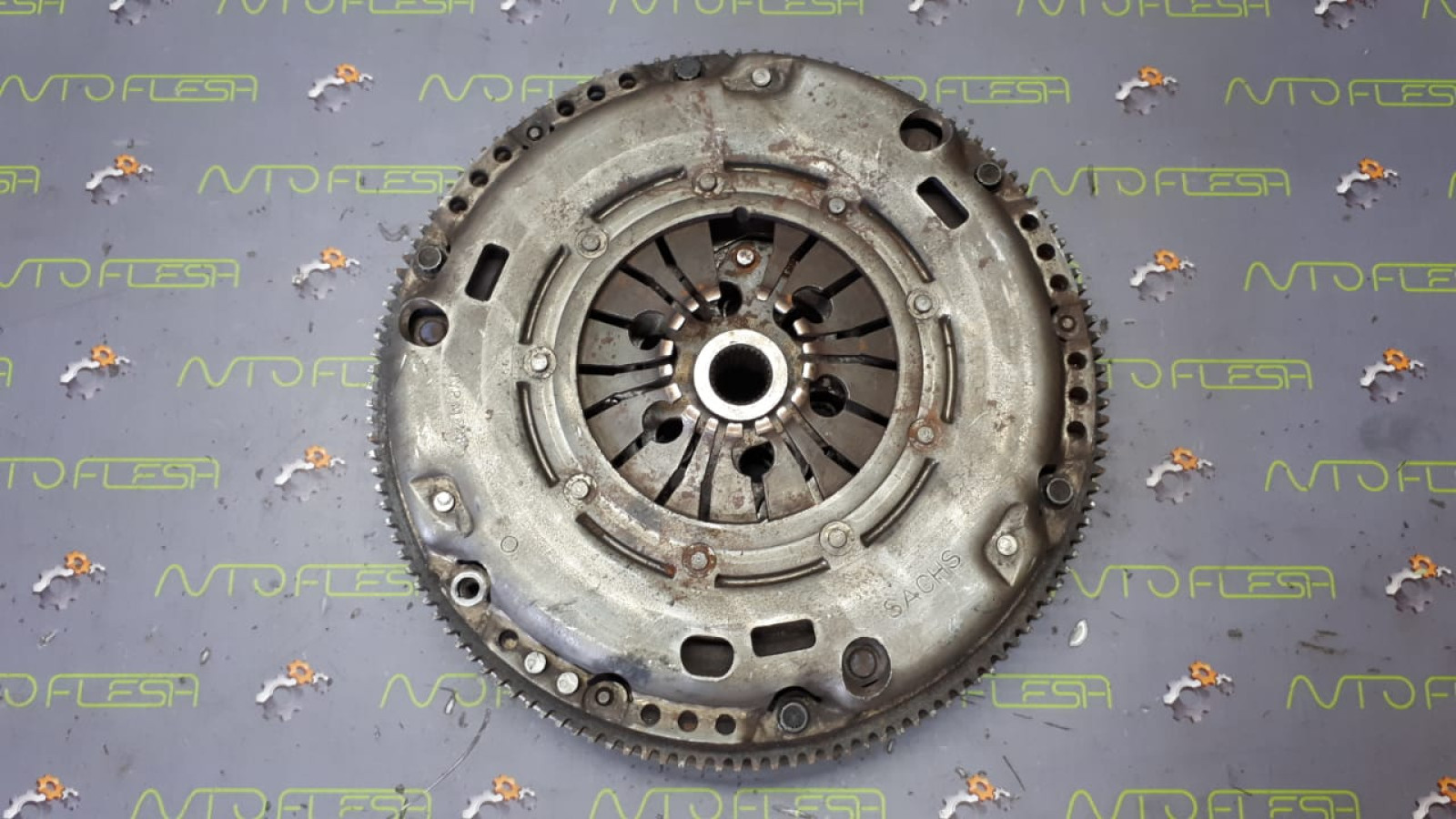 Б/у комплект сцепления 038141025DX/ 038105266BC для Audi/ Seat/ Skoda/ Volkswagen Б/у комплект сцепления 038141025DX/ 038105266BC для Audi/ Seat/ Skoda/ Volkswagen