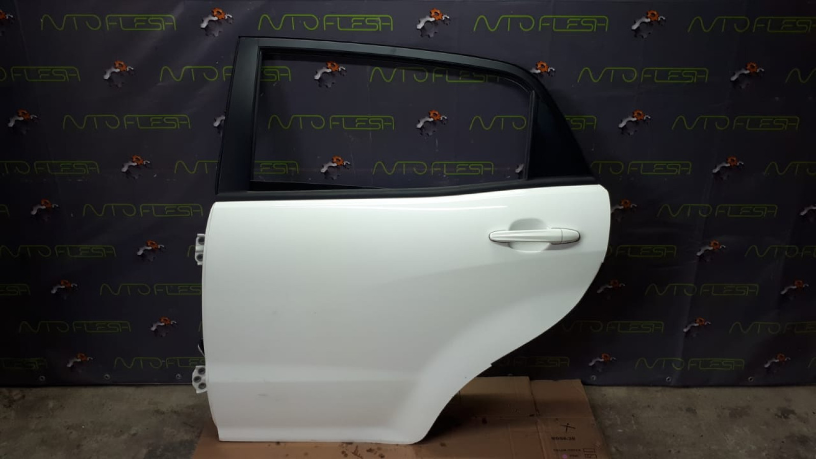 Б/у дверь задняя 6301134002/ 6301134103 для SsangYong Korando (2010-2019)