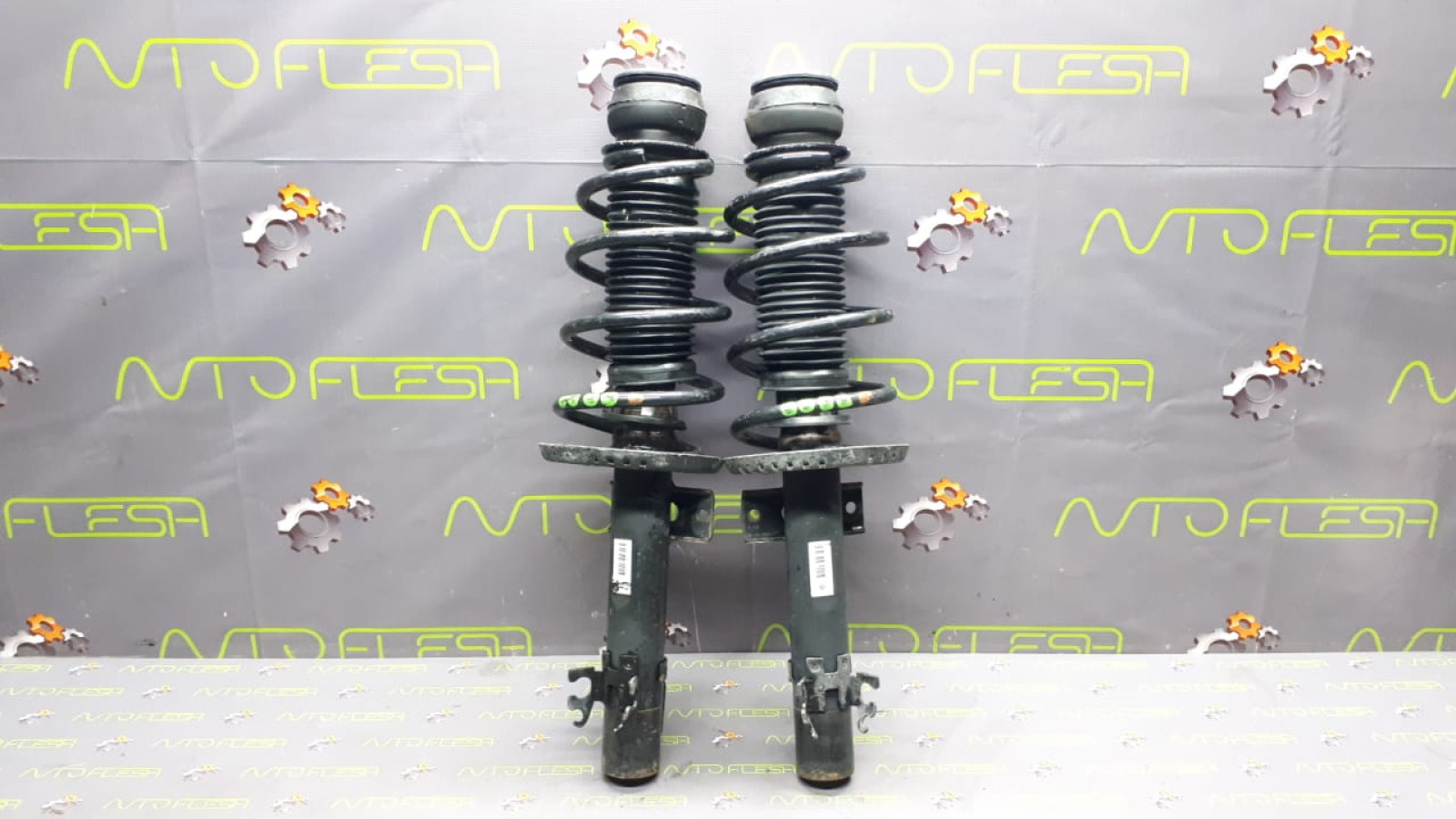 Б/у амортизатор передний 6R0413031F для Audi A1/ Seat Ibiza IV/ Volkswagen Polo
