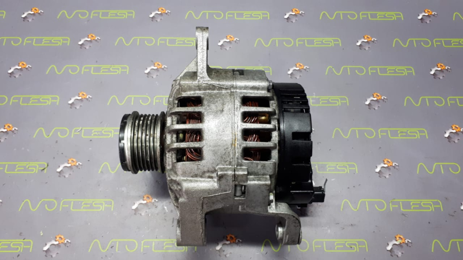 Б/у генератор 8200054588 для Renault/ Volvo