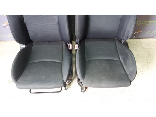 Б/у сиденья передние для Mazda 3, 2009 Б/у сиденья передние для Mazda 3, 2009
