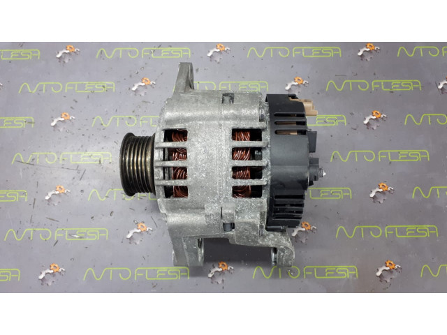 Б/у генератор 7700430183/ SG10B011, 120A для Opel Movano/ Renault