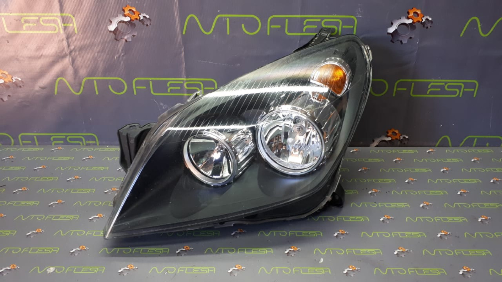 Б/у фара передняя левая 1EG27037001 для Opel Astra H