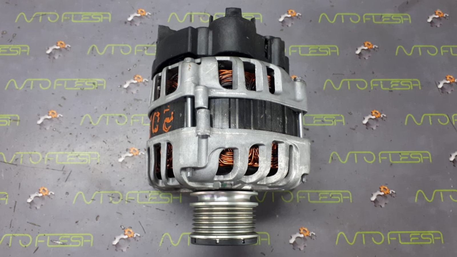 Б/у генератор 231008918R/ TG12S275, 120A/ 14V для Dacia/ Renault
