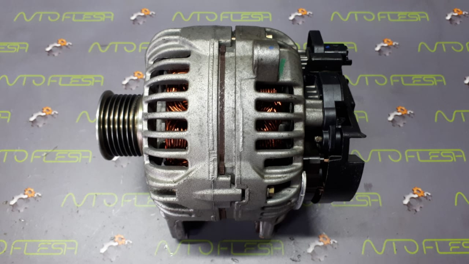 Б/у генератор 8200404300/ 0124525084 для Nissan/ Opel/ Renault/ Vauxhall