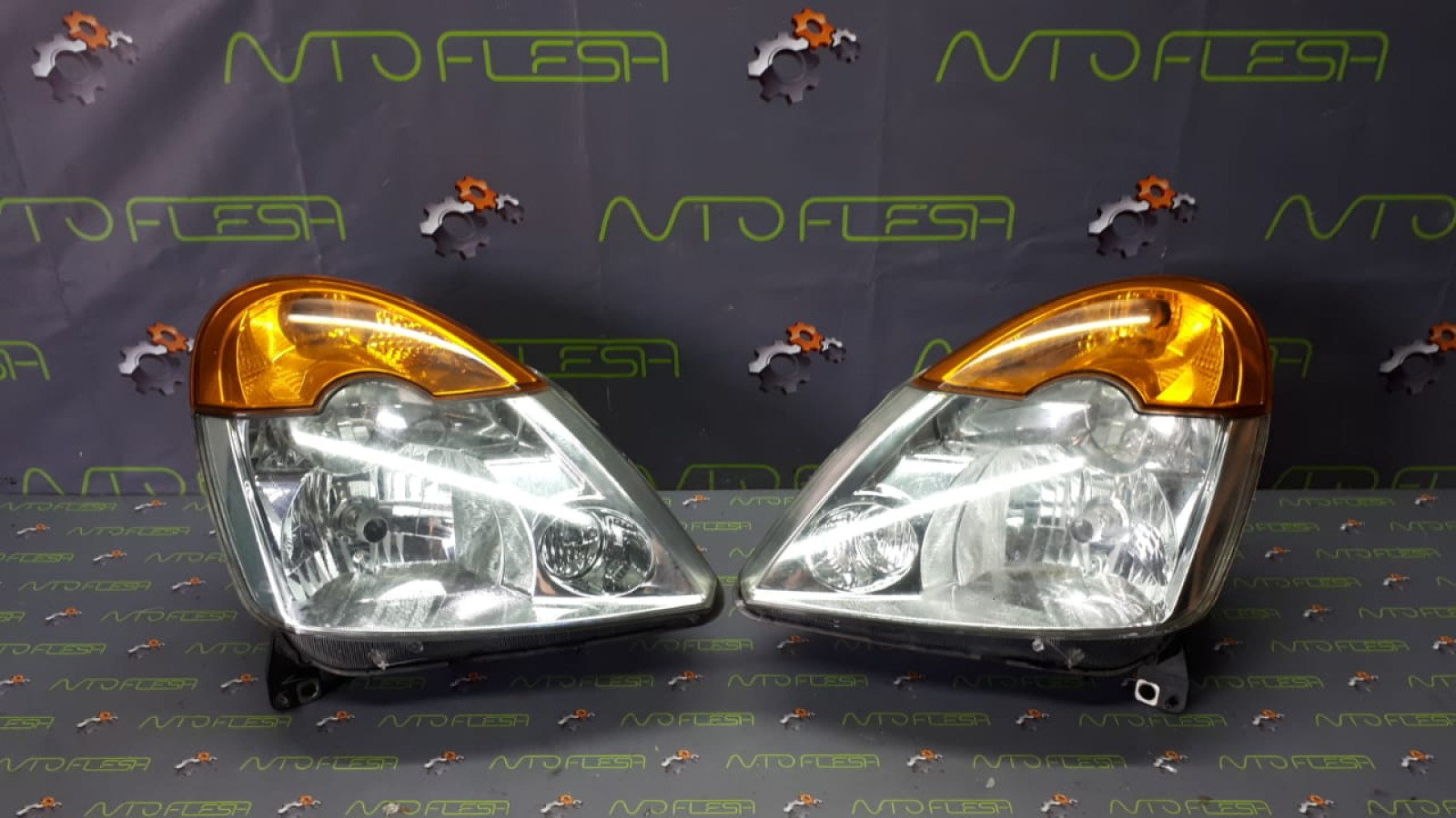 Б/у фара передняя 8200540238/ 8200540239 для Renault Modus