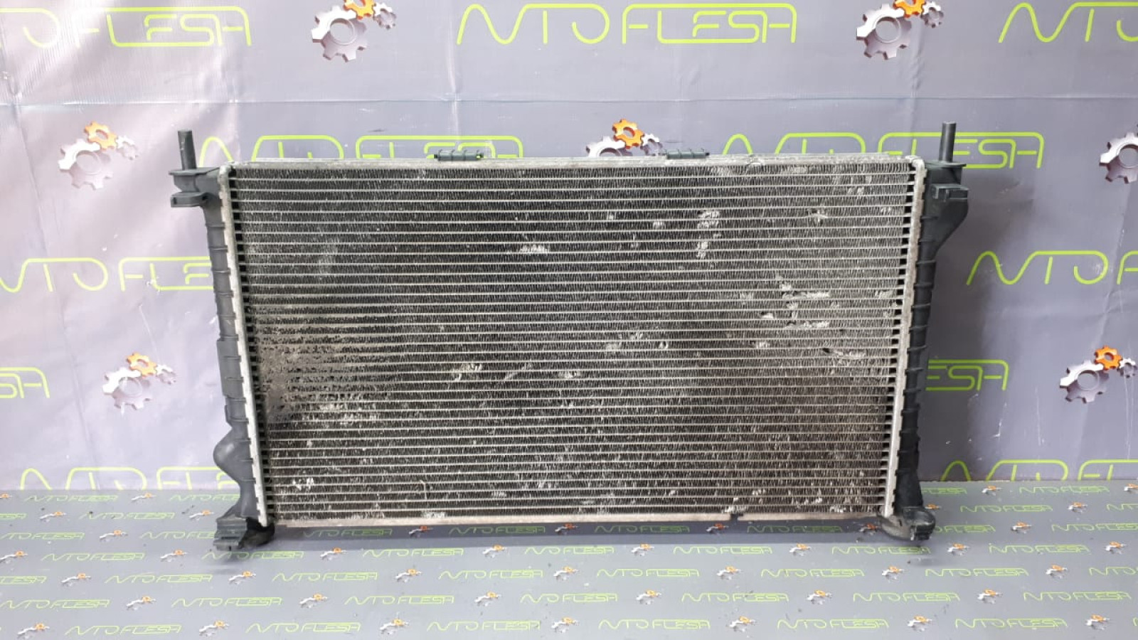 Б/у радиатор основной 2T148005FA для Ford Tourneo Connect/ Transit Connect Б/у радиатор основной 2T148005FA для Ford Tourneo Connect/ Transit Connect