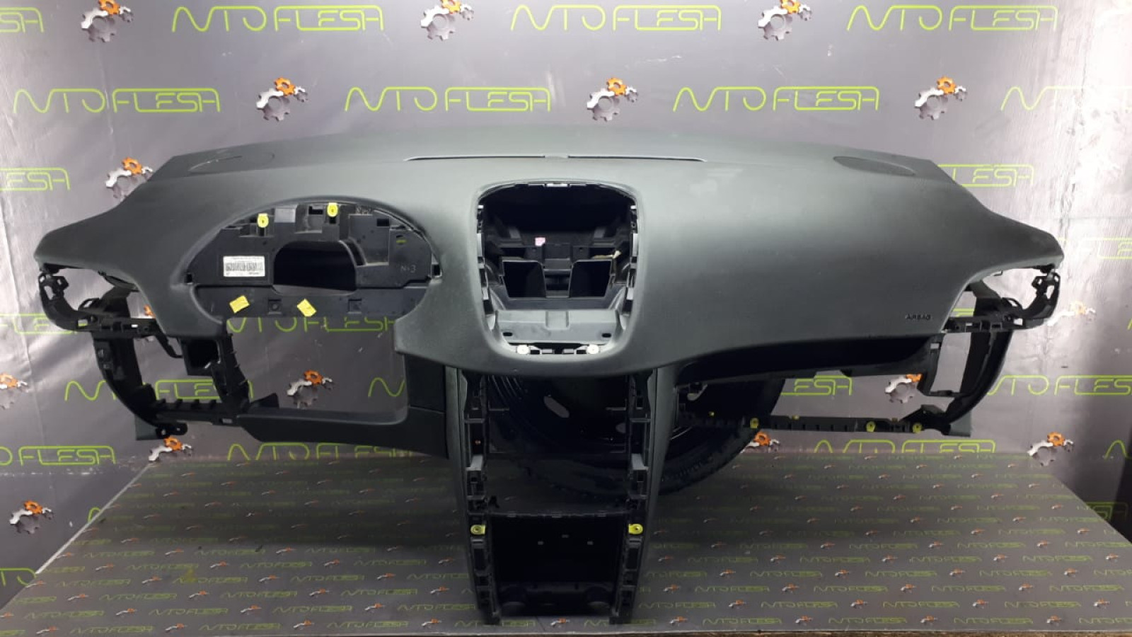 Б/у панель безопасности/ торпеда/ панель Airbag/ консоль, подушка пассажира Peugeot 207
