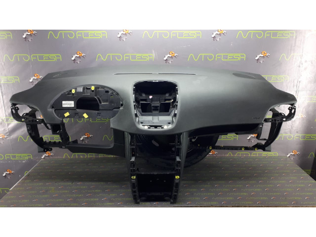 Б/у панель безопасности/ торпеда/ панель Airbag/ консоль, подушка пассажира Peugeot 207 Б/у панель безопасности/ торпеда/ панель Airbag/ консоль, подушка пассажира Peugeot 207