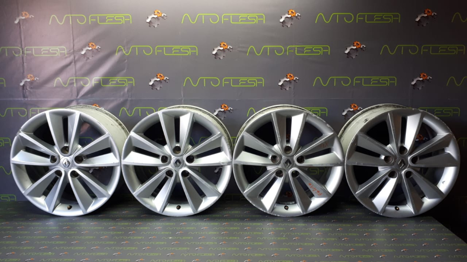 Б/у диски SARI 403000030R 7Jx17, ET4, 5x114,3 для Renault Fluence/ Grand Scenic III/ Laguna III/ Megane III/ Scenic III