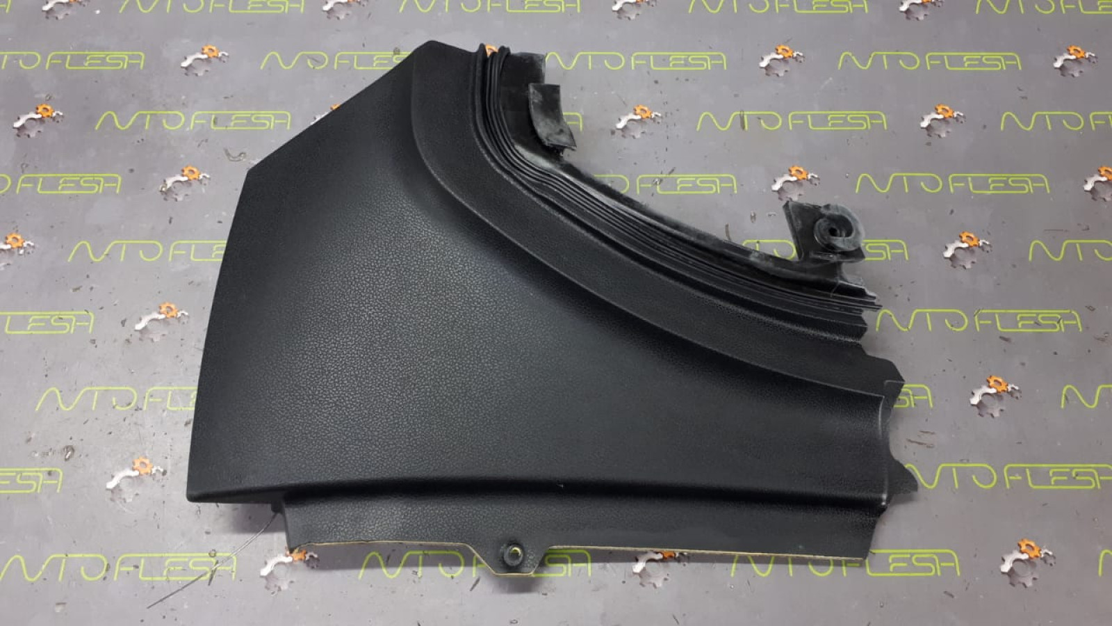 Б/у накладка торпеды левая A1646800287 для Mercedes GL-Class/ ML-Class