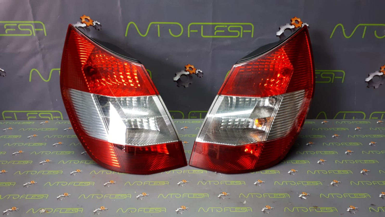 Б/у фонарь задний 8200493374F/ 8200493375F для Renault Grand Scenic II/ Scenic II Б/у фонарь задний 8200493374F/ 8200493375F для Renault Grand Scenic II/ Scenic II