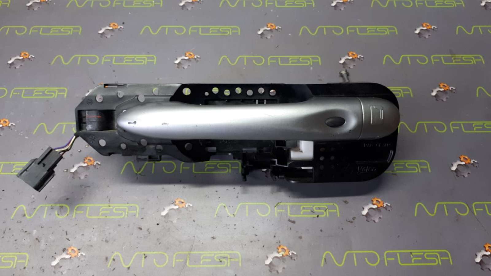 Б/у ручка передней левой двери 806070033R для Renault Grand Scenic III/ Megane III/ Scenic III Б/у ручка передней левой двери 806070033R для Renault Grand Scenic III/ Megane III/ Scenic III