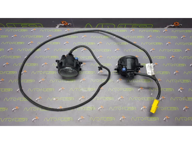 Б/у фара противотуманная c проводкой 8200074008 /8200627035 для Renault Kangoo II