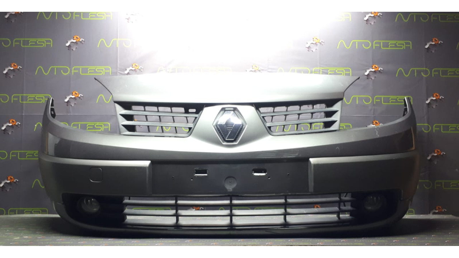 Б/у бампер передний для Renault Scenic II 2003-2006