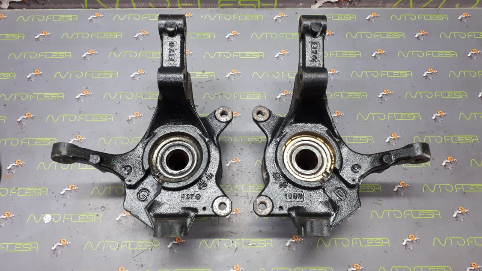 Б/у ступица передняя/ цапфа передняя/ поворотный кулак 8200267645 для Renault Laguna II