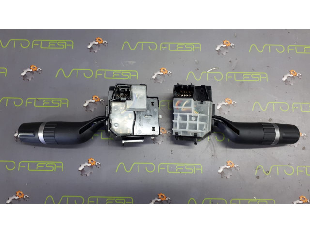 Б/у подрулевой переключатель 17D682 для Mazda 3