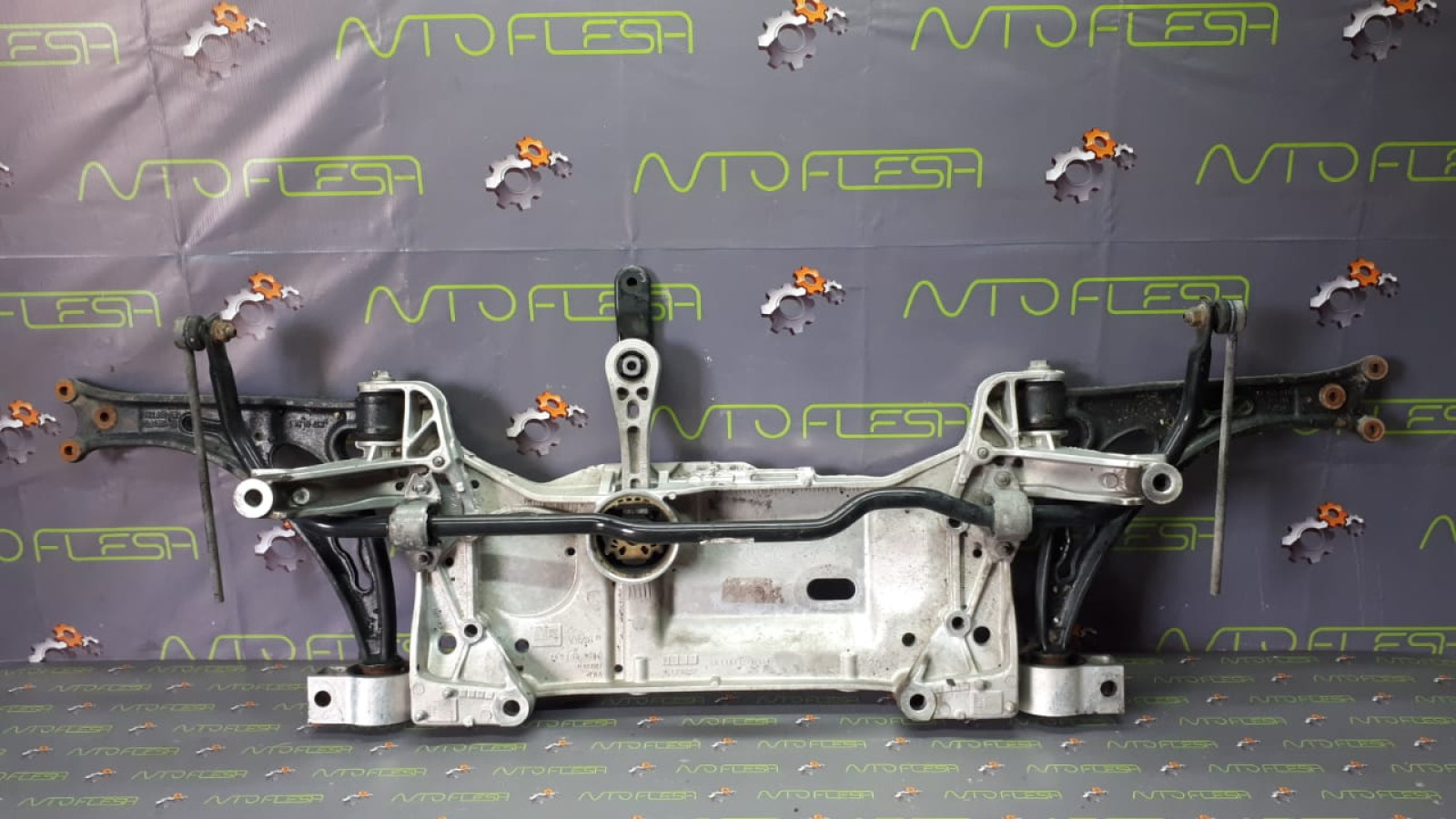 Б/у подрамник передний с опорой двигателя 1K0199369G для Audi/ Seat/ Skoda/ Volkswagen Б/у подрамник передний с опорой двигателя 1K0199369G для Audi/ Seat/ Skoda/ Volkswagen